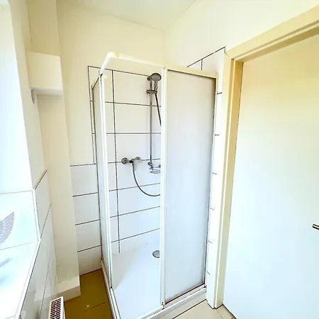 I 14 Personen - Monteurzimmer - Ferienwohnung, Grosskoellnbach I