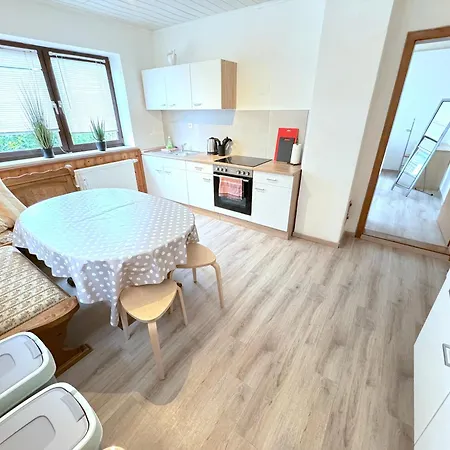 Lejlighed I 14 Personen - Monteurzimmer - Ferienwohnung, Grosskoellnbach I