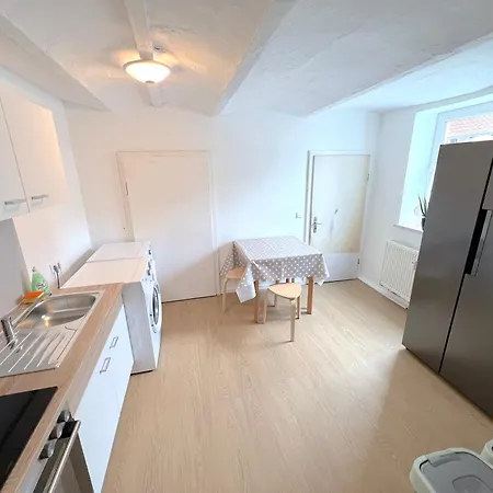 Lejlighed I 14 Personen - Monteurzimmer - Ferienwohnung, Grosskoellnbach I Pilsting