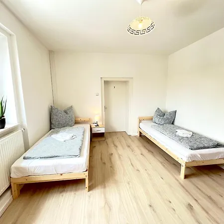 I 14 Personen - Monteurzimmer - Ferienwohnung, Grosskoellnbach I Lejlighed *