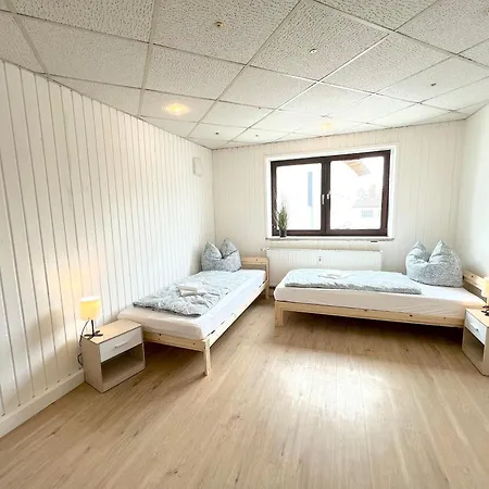 I 14 Personen - Monteurzimmer - Ferienwohnung, Grosskoellnbach I *