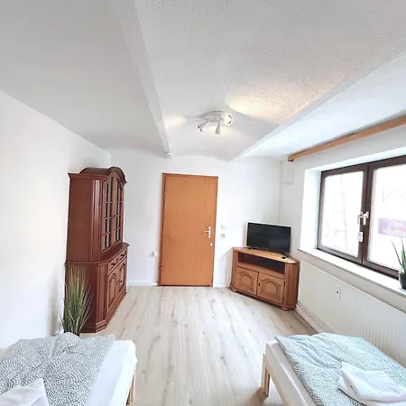 I 14 Personen - Monteurzimmer - Ferienwohnung, Grosskoellnbach I