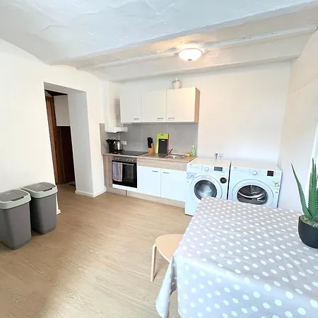 Lejlighed I 14 Personen - Monteurzimmer - Ferienwohnung, Grosskoellnbach I *