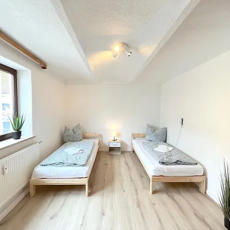Lejlighed I 14 Personen - Monteurzimmer - Ferienwohnung, Grosskoellnbach I Pilsting