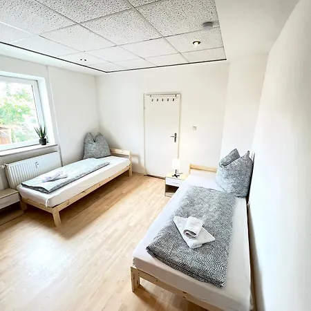 I 14 Personen - Monteurzimmer - Ferienwohnung, Grosskoellnbach I *