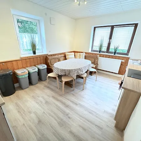 I 14 Personen - Monteurzimmer - Ferienwohnung, Grosskoellnbach I Lejlighed *