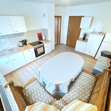 I 14 Personen - Monteurzimmer - Ferienwohnung, Grosskoellnbach I * Pilsting